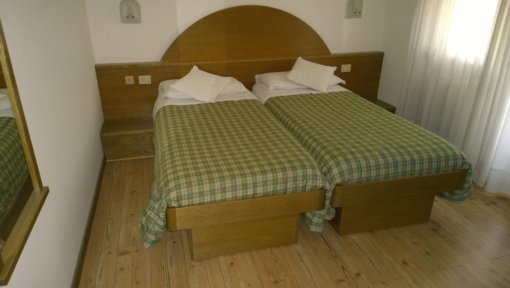 La Felce Bed & Breakfast Carisolo Quarto foto