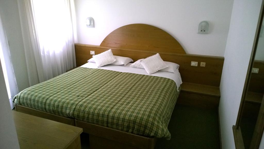 La Felce Bed & Breakfast Carisolo Quarto foto