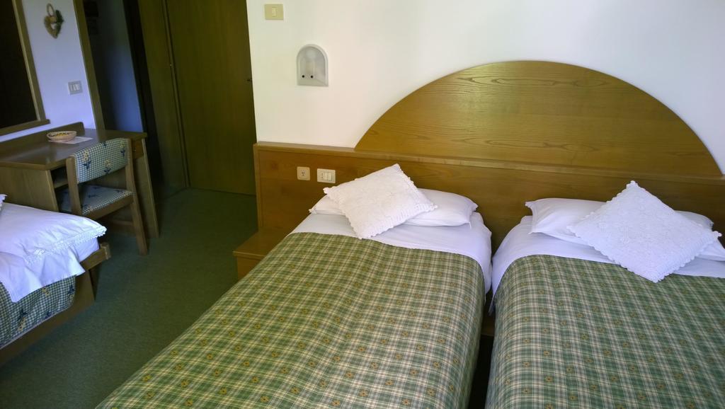 La Felce Bed & Breakfast Carisolo Quarto foto