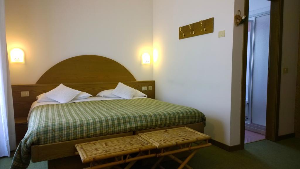 La Felce Bed & Breakfast Carisolo Quarto foto